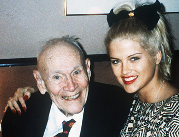 5386030_Anna_Nicole_Smith_o_210439m.jpg