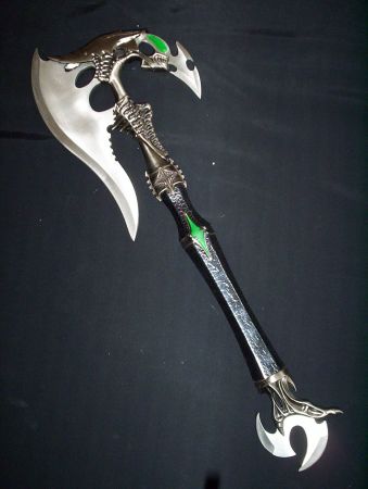 11527908_alien_axe.jpg