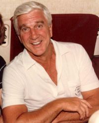 http://img0.liveinternet.ru/images/attach/b/3/22/937/22937752_200pxLeslie_Nielsen.jpg