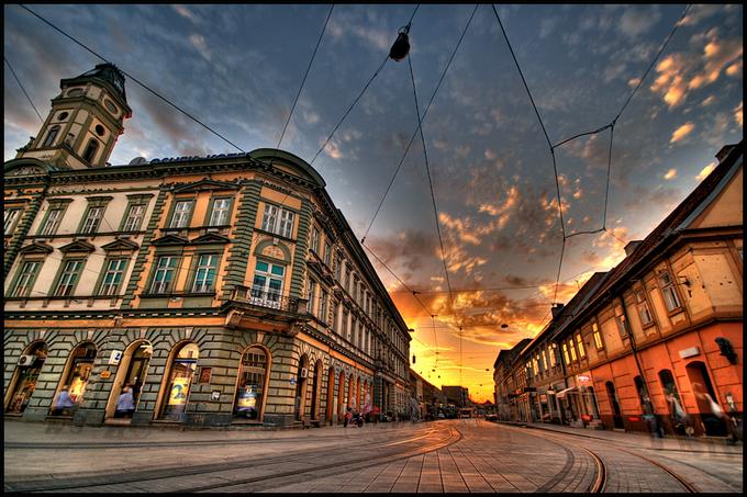 http://img0.liveinternet.ru/images/attach/b/3/27/836/27836341_16021481_goryaschaya_ulica_avtor__samir_kurtagic.jpg