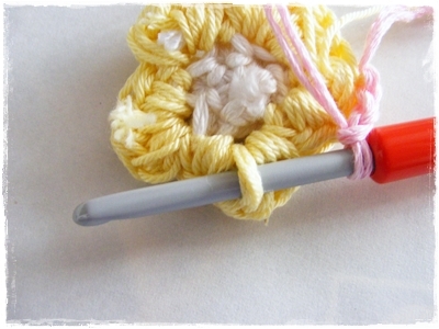 Вязание крючком. Летняя шляпка с цветком для девочки. Мастер-класс (17) (400x300, 95Kb)