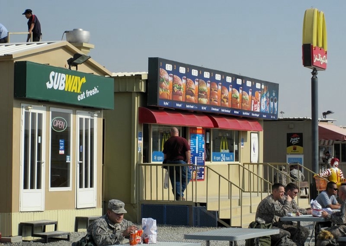Макдональдс на военной базе США в Кувейте