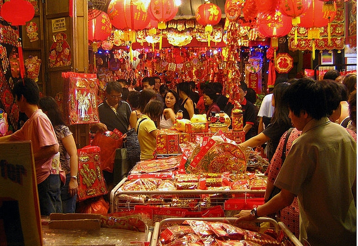 800px-Chinese_New_Year_marketn (700x481, 368Kb)