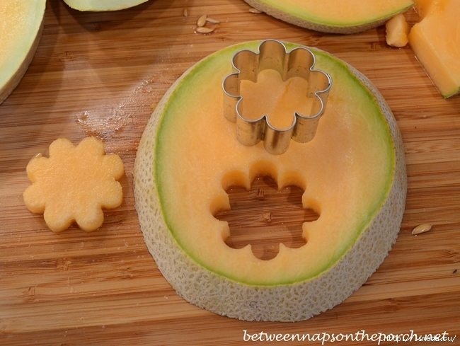 Make-a-Carved-Watermelon-Flower-Garden (650x489, 244Kb)