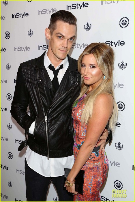 ashley-tisdale-christopher-french-engaged-couple-at-instyle-soiree-02 (468x700, 94Kb)