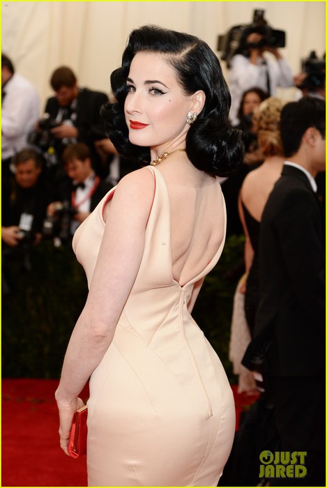 dita-von-teese-met-ball-2014-04 (469x700, 62Kb)