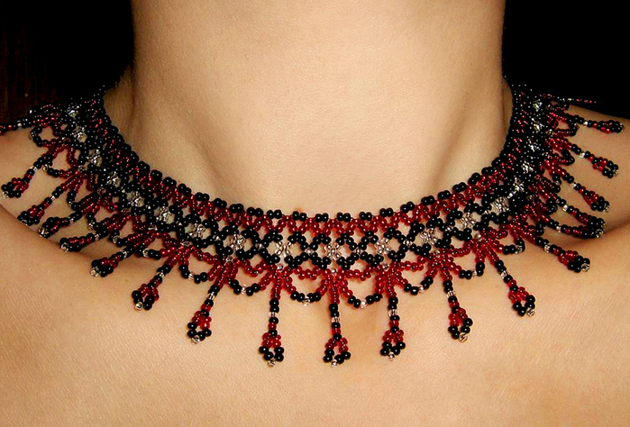 free-tutorial-pattern-beaded-necklace-1 (700x474, 359Kb)
