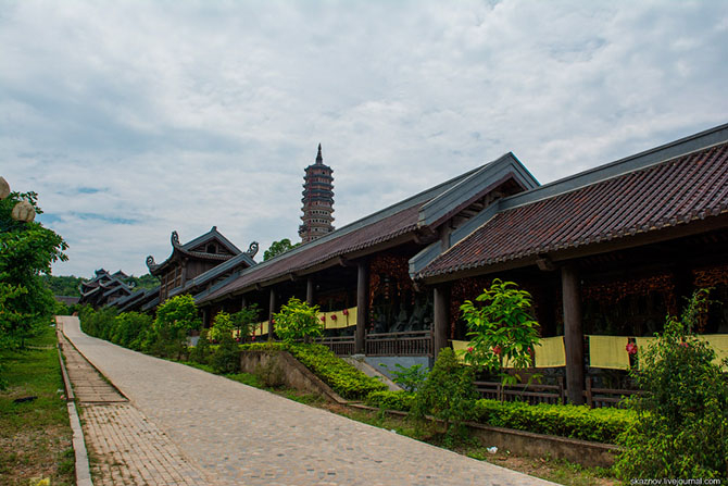 храмовый комплекс Bai Dinh 5 (670x447, 285Kb)