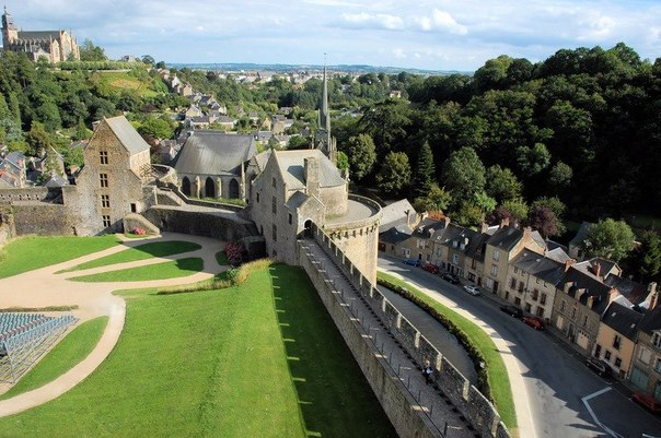 Fougeres1 (604x401, 275Kb)