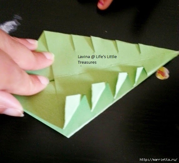 Елочки из бумаги в технике оригами (7) (573x522, 127Kb)