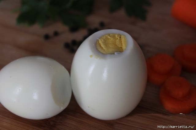 Снеговики из яиц. Оригинальные салаты и закуски в виде снеговика к Новому году