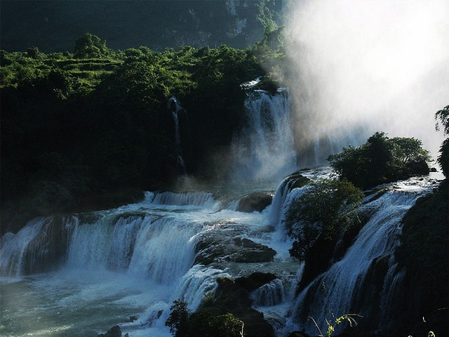 водопад дэтянь 10 (640x480, 240Kb)