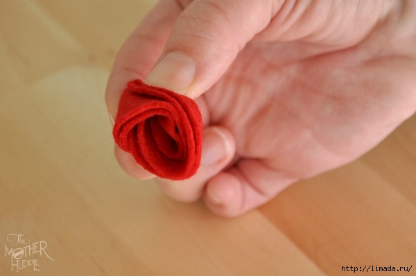 Felt-Rose-Step-8 (600x399, 89Kb)