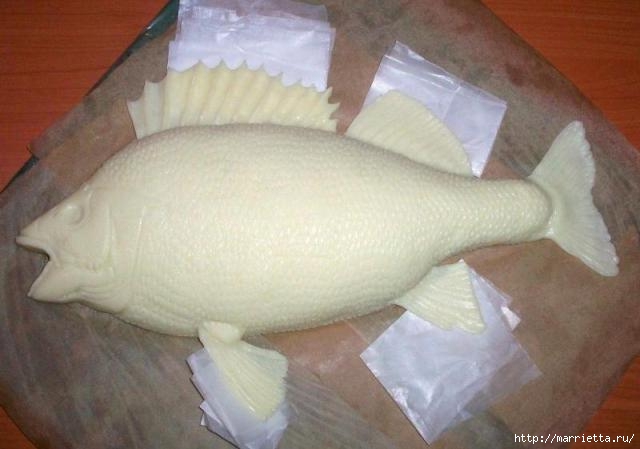 Подарок рыбаку - торт с ОКУНЕМ из мастики (5) (640x449, 111Kb)
