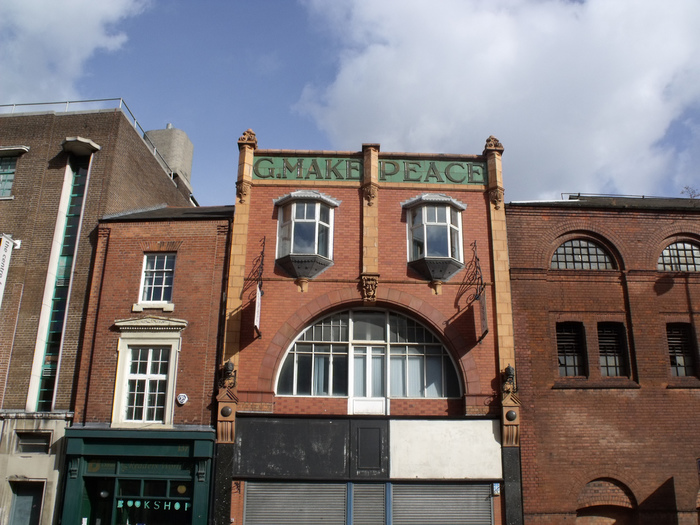 buildings_with_faces_6 (700x525, 201Kb)