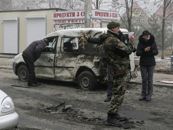 Обстрел в Мариуполе: новые жертвы противостояния в Донбассе