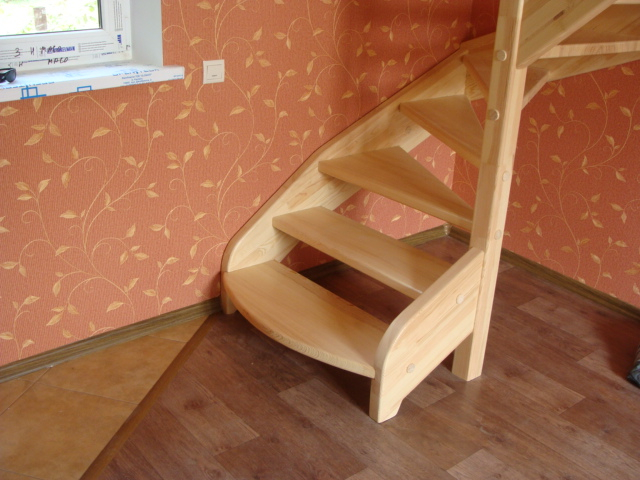 Как сделать деревянную лестницу в дачный дом или беседку: пошаговый инструктаж