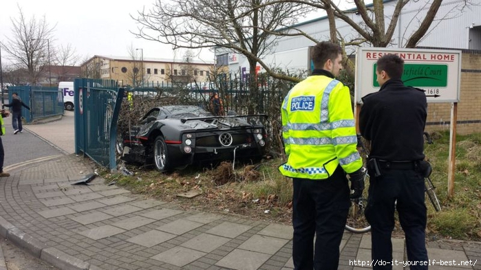 supercar_fence_03 (700x393, 245Kb)