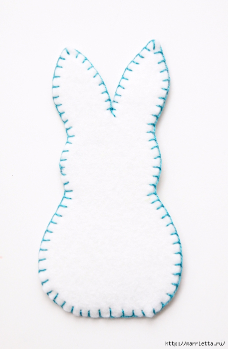 Пасхальный венок с помпонами и кроликом из фетра (3) (457x700, 142Kb)