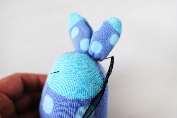 sock-bunny-tutorial-step11 (600x402, 109Kb)