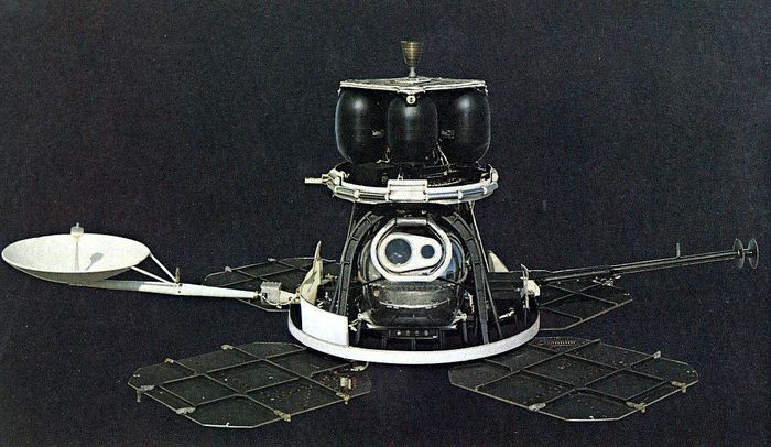 Lunar Orbiter-1 (700x406, 65Kb)