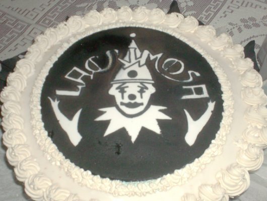 45787332_1246391177_Lacrimosa_cake_by_Vampiresse.jpg