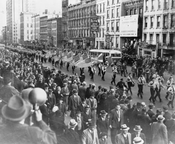 http://img0.liveinternet.ru/images/attach/c/1//50/144/50144136_German_American_Bund_Parade_NYC.jpg