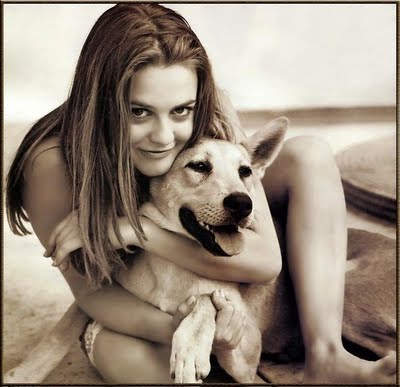 alicia_silverstone_with_dog (400x387, 26Kb)