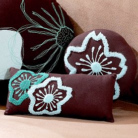 идеи для подушек))) много,много) 54038697_1263947950_388366_67_java_w_floral_pillow_v1