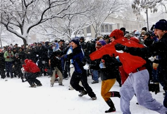 Снежный флэшмоб в Dupont Circle в Вашингтоне, 6 февраля 2010 года.