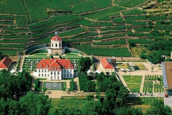 Замок Вакербарт (нем. Schloss Wackerbarth) 74537