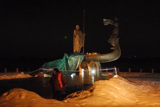 В Киеве развалился памятник его основателям - Кию, Щеку, Хориву и их сестре Лыбеди
