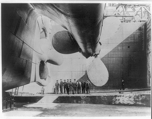 Титаник - 1912. История из первых рук 56374573_1268430841_Titanic_rudder_before_launch