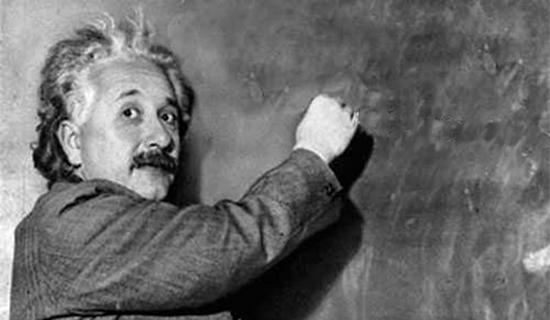 В мире отмечают день рождения Энштейна.
