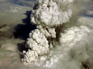 Исландский вулкан может «заблокировать» небо на несколько месяцев (300x225, 26Kb)