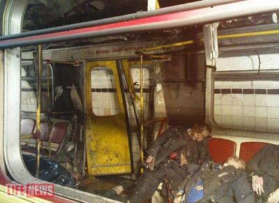 Очевидцы взрывов в метро выложили любительское видео 078044b2265f2a17bbe3a052a641a631 (400x292, 24 Kb)