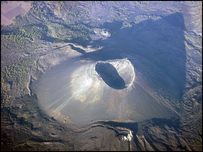 Извержение вулкана Эйяфьядлайекюдль в Исландии