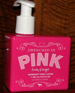 Drenched in Pink Supersoft Body Lotion in Fruity & Bright от Victoria's Secret Pink DSC00605 (300x374, 77 Kb)