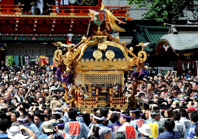    (Kanda Myojin Festival)  , 9  2010 .