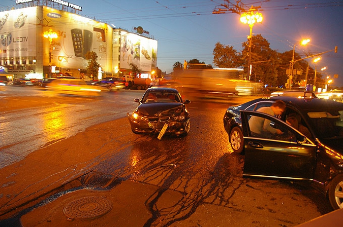 ДТП с участием автомобиля с мигалкой на Тверской, Москва, 18 мая 2010 года.