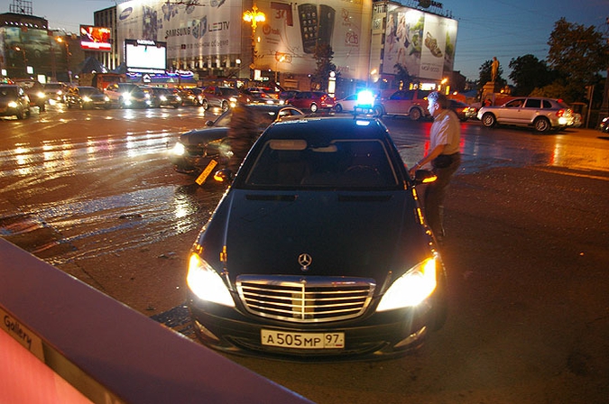 ДТП с участием автомобиля с мигалкой на Тверской, Москва, 18 мая 2010 года.