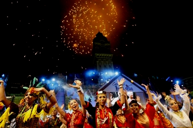 Фестиваль Цвета Малайзии (Colours of Malaysia festival), Куала-Лумпуре, 22 мая 2010 года.