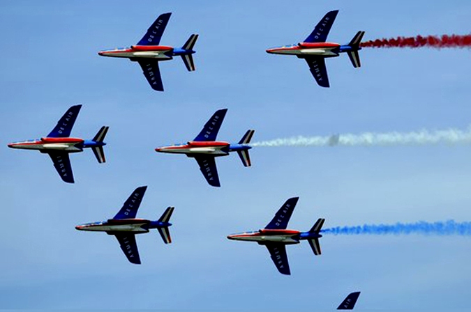 Авиашоу французской команды высшего пилотажа 'Патруль де Франс' ('Patrouille de France'), Салон-де-Прованс, 25 мая 2010 года.