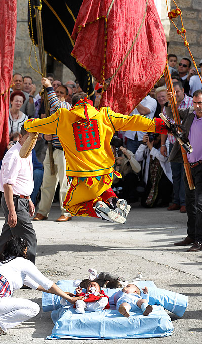 Празднование Корпус Кристи (Corpus Christi) в Кастрильо-де-Мурсия, около Бургос, северная Испания 3-6 июня 2010 года.