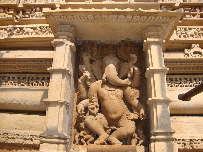 ИНДИЯ: Храмы Кхаджурахо (The Temples of Khajuraho) 17273