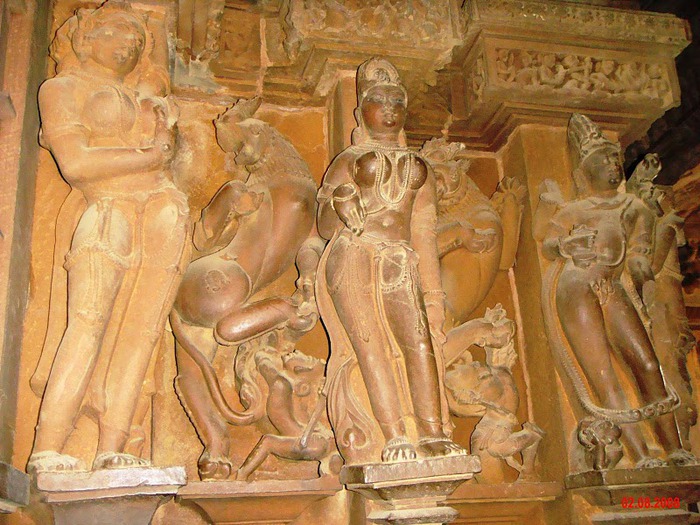 ИНДИЯ: Храмы Кхаджурахо (The Temples of Khajuraho) 78707