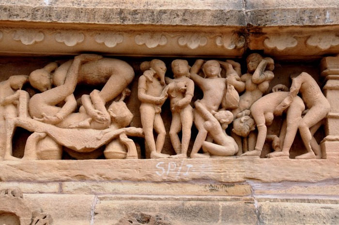 ИНДИЯ: Храмы Кхаджурахо (The Temples of Khajuraho) 44195