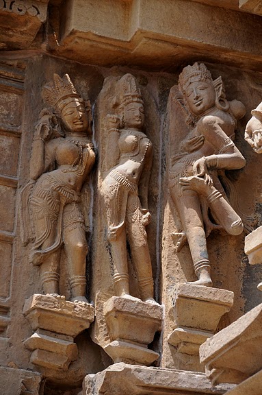 ИНДИЯ: Храмы Кхаджурахо (The Temples of Khajuraho) 78018