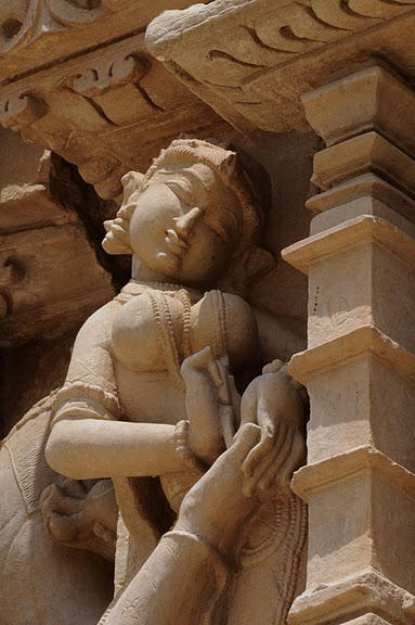 ИНДИЯ: Храмы Кхаджурахо (The Temples of Khajuraho) 23017