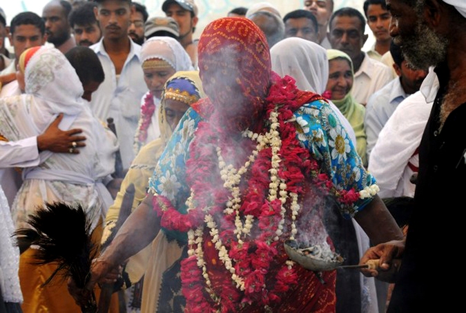 Фестиваль крокодила 'Шиди Мела' (Crocodile festival 'Sheedi MelA'), Карачи, 13 июня 2010 года.